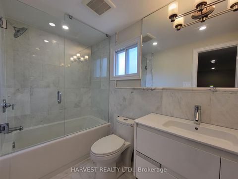 Photo 12 at 33 Oakhaven Drive, Milliken, Toronto