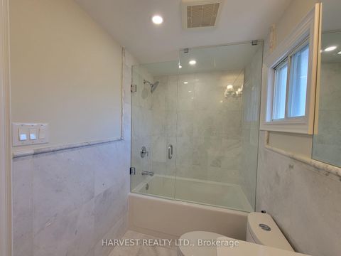 Photo 16 at 33 Oakhaven Drive, Milliken, Toronto