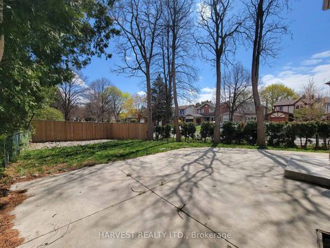 Photo 23 at 33 Oakhaven Drive, Milliken, Toronto