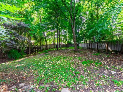 Photo 24 at 15 York Valley Crescent, York Mills, Toronto