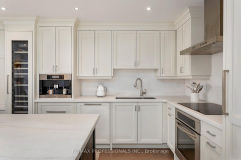 Photo 5 at 304 - 71 Old Mill Road, Kingsway South, Toronto
