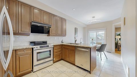Photo 9 at 151 Laramie Crescent, Patterson, Vaughan