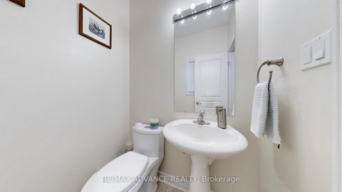Photo 13 at 151 Laramie Crescent, Patterson, Vaughan