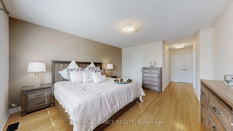 Photo 16 at 151 Laramie Crescent, Patterson, Vaughan