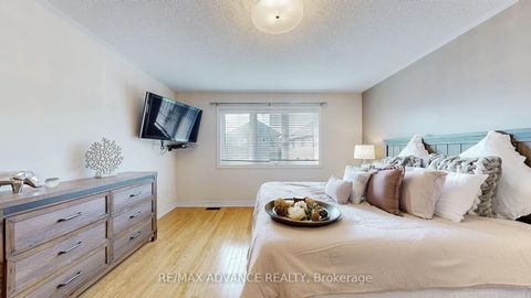 Photo 17 at 151 Laramie Crescent, Patterson, Vaughan