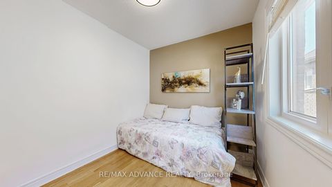 Photo 20 at 151 Laramie Crescent, Patterson, Vaughan