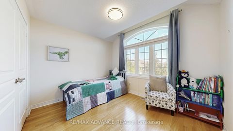 Photo 24 at 151 Laramie Crescent, Patterson, Vaughan