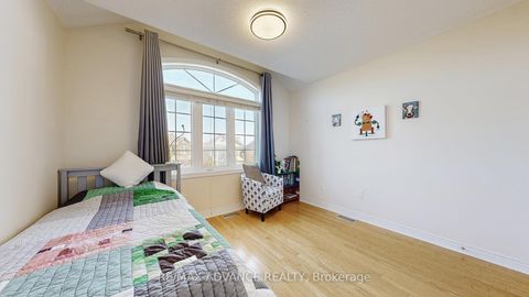 Photo 25 at 151 Laramie Crescent, Patterson, Vaughan