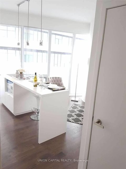Photo 2 at 7002 - 88 Harbour Street, Waterfront Communities C1, Toronto