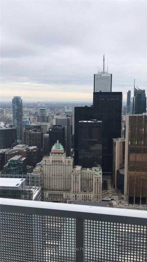 Photo 10 at 7002 - 88 Harbour Street, Waterfront Communities C1, Toronto