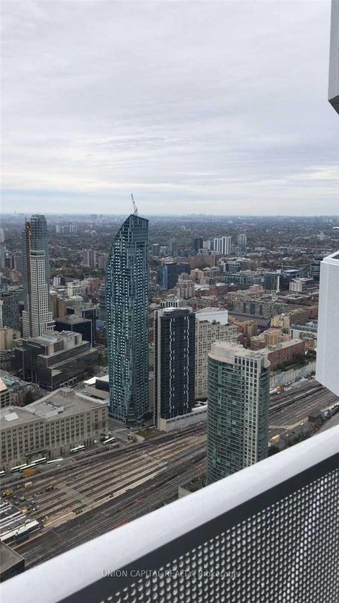 Photo 11 at 7002 - 88 Harbour Street, Waterfront Communities C1, Toronto