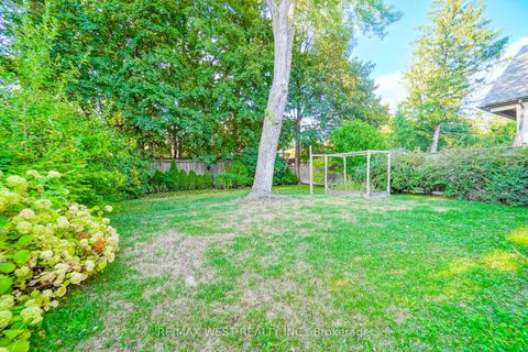 Photo 7 at 208 Park Home Avenue, Willowdale West, Toronto