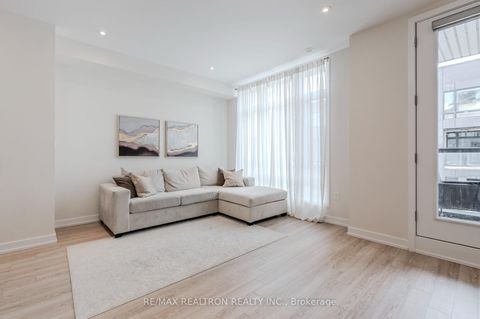 Photo 5 at 41 Chiffon Street, Steeles West Industrial, Vaughan