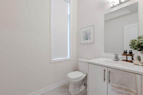 Photo 10 at 41 Chiffon Street, Steeles West Industrial, Vaughan