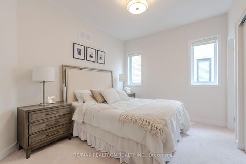 Photo 12 at 41 Chiffon Street, Steeles West Industrial, Vaughan