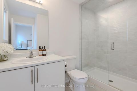 Photo 13 at 41 Chiffon Street, Steeles West Industrial, Vaughan