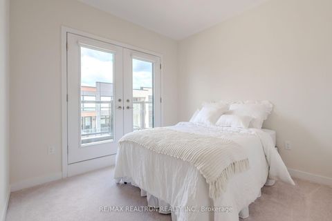 Photo 15 at 41 Chiffon Street, Steeles West Industrial, Vaughan