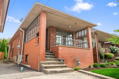 Photo 1 at 25 Chamberlain Avenue, Belgravia, Toronto
