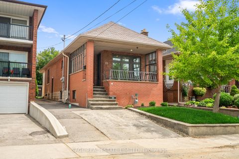 Photo 3 at 25 Chamberlain Avenue, Belgravia, Toronto