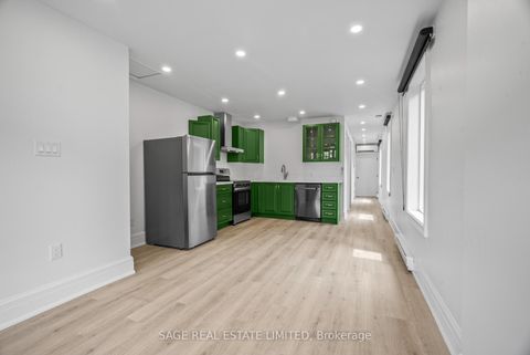 Photo 10 at 25 Chamberlain Avenue, Belgravia, Toronto