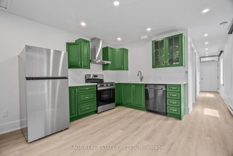 Photo 13 at 25 Chamberlain Avenue, Belgravia, Toronto