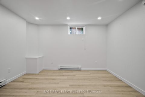 Photo 28 at 25 Chamberlain Avenue, Belgravia, Toronto