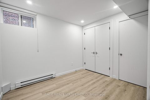 Photo 32 at 25 Chamberlain Avenue, Belgravia, Toronto