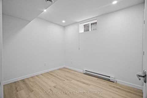 Photo 35 at 25 Chamberlain Avenue, Belgravia, Toronto