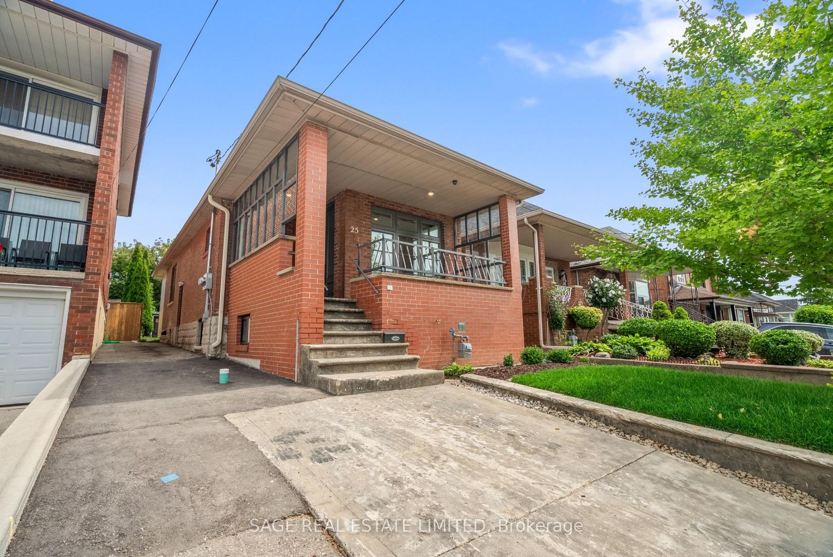 25 Chamberlain Avenue, Belgravia, Toronto 