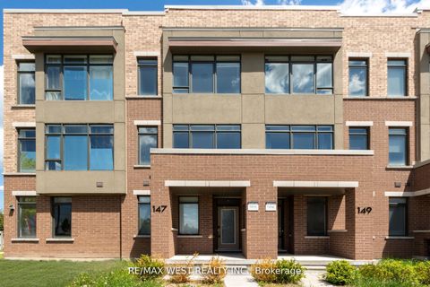 Photo 2 at 147 Salterton Circle, Rural Vaughan, Vaughan