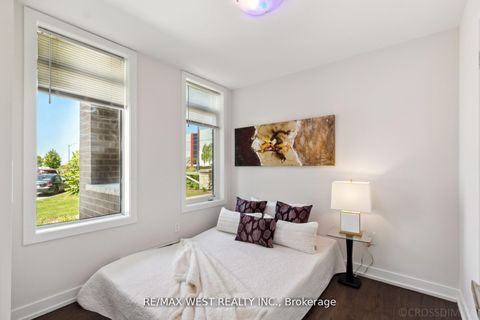 Photo 4 at 147 Salterton Circle, Rural Vaughan, Vaughan