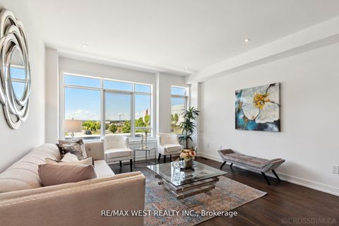 Photo 11 at 147 Salterton Circle, Rural Vaughan, Vaughan