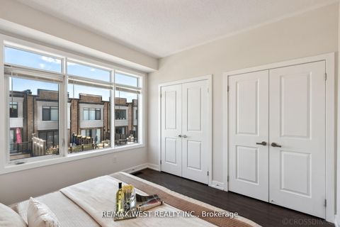 Photo 14 at 147 Salterton Circle, Rural Vaughan, Vaughan