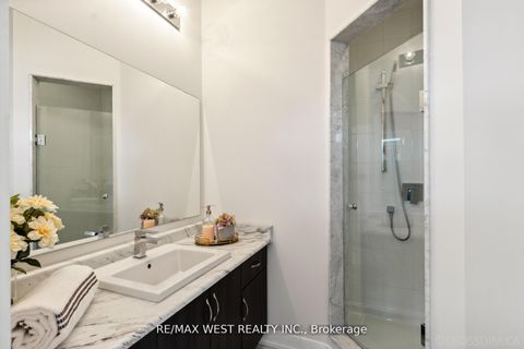 Photo 15 at 147 Salterton Circle, Rural Vaughan, Vaughan