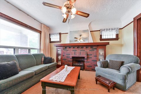 Photo 5 at 418 Sammon Avenue, East York, Toronto