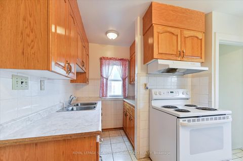 Photo 11 at 418 Sammon Avenue, East York, Toronto