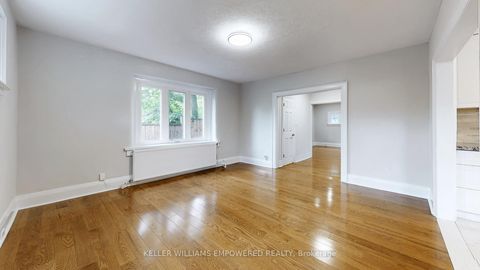 Photo 2 at 107 Lawrence Crescent, Lawrence Park South, Toronto