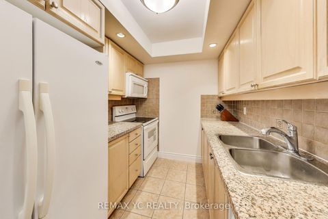 Photo 5 at 2001 - 10 Northtown Way, Willowdale East, Toronto