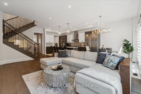Photo 3 at 79 Mevira Gardens, GO Glenorchy, Oakville