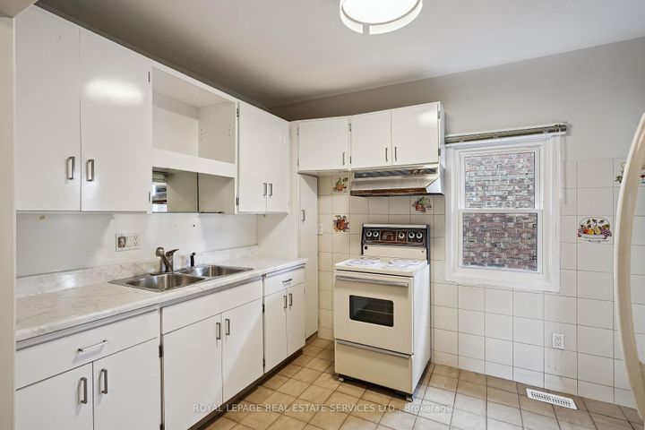 Photo 25 at 29 Greenlaw Avenue, Davenport, Toronto