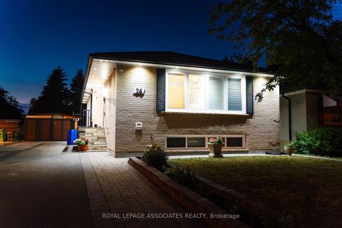 Photo 27 at 24 Hurley Crescent, Bendale, Toronto