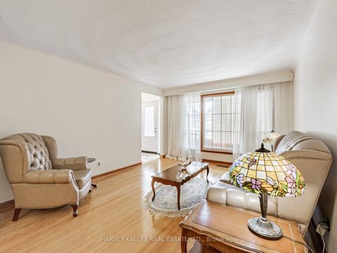 Photo 3 at 205 Vauxhall Drive, Dorset Park, Toronto