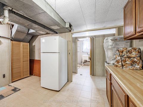 Photo 12 at 205 Vauxhall Drive, Dorset Park, Toronto