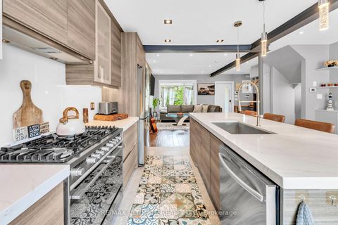Photo 12 at 10 Oakdene Crescent, Danforth, Toronto