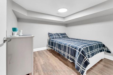 Photo 31 at 10 Oakdene Crescent, Danforth, Toronto
