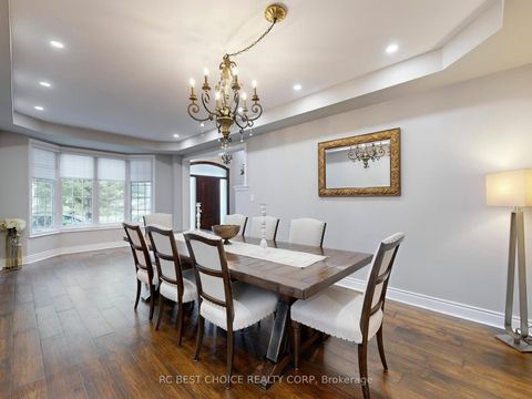 Photo 6 at 192 Tonner Crescent, Bayview Northeast, Aurora