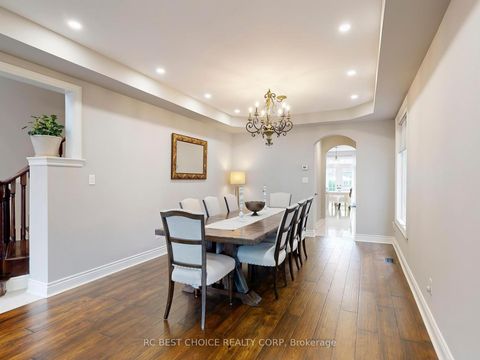 Photo 7 at 192 Tonner Crescent, Bayview Northeast, Aurora