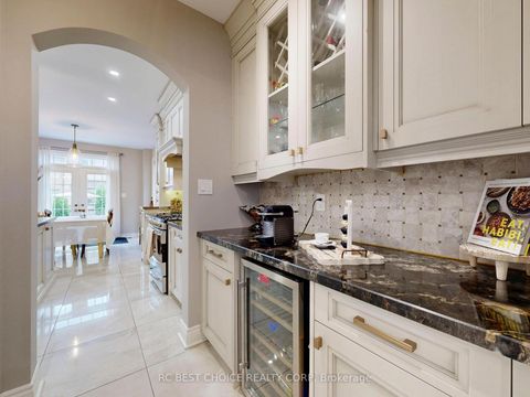Photo 11 at 192 Tonner Crescent, Bayview Northeast, Aurora