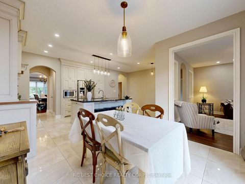 Photo 14 at 192 Tonner Crescent, Bayview Northeast, Aurora