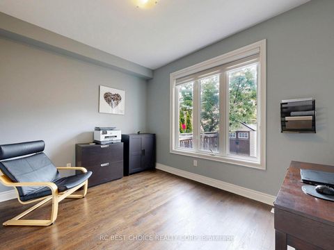 Photo 16 at 192 Tonner Crescent, Bayview Northeast, Aurora